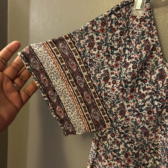 Forever 21 shirt - blue/cream/red floral off shoulder cropped - Picture 5 of 5